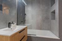 Newly Renovated Studio Near Train - B&B Brooklyn