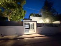 Villa Ami Athens Riviera - Bed and Breakfast Vári