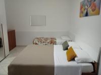 Red House- Accogliente appartamento vicino al porto - B&B Civitavecchia