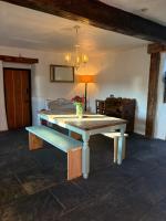 THE FARMHOUSE Room 2 - B&B Balcunnin
