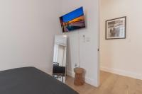 Spacious and Stylish 2Bd with Washer near Train - B&B Brooklyn