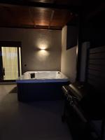 Aura Luxury Apartments 2 - B&B Psakoúdia