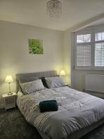 Family home for 6 people - fast wifi and free parking - Ferienwohnung Luton