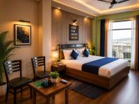 Zimmer mit Kingsize-Bett und Balkon
