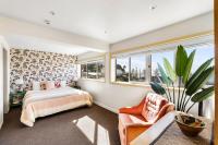 Sea and City Penthouse Suite - Napier CBD - Bed and Breakfast Napier