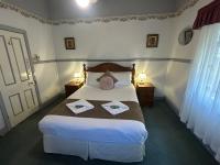 Queen Room with Garden View