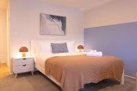Central 1BR Retreat Sky Tower View & Free Parking - B&B Auckland