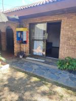 Ditshane Guesthouse - B&B Gaborone