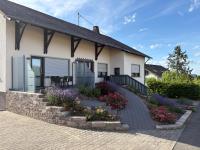 Kamin-Apartment Bodanum mit eigener Terrasse - naturnahe Ortsrandlage - VDSL - 10 min zum Nürburgring - Chambres d'hôtes Bodenbach
