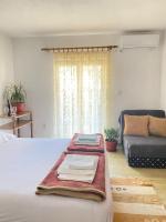 Quadruple Room with Private Bathroom