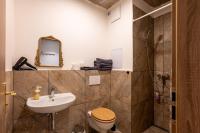 Brand New studio apartment #17 near center with FREE street parking - Chambres d'hôtes Prague