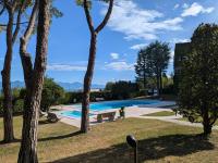 Lake view Garda apartment - Swimming pool - Chambres d'hôtes Desenzano del Garda