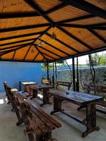 Family Nest - Bed and Breakfast Shtoji i Ri