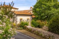 Maison Acacia - Charmant gîte avec vue panoramique au sommet d'une colline - Chambres d'hôtes Saint-Martial-de-Valette