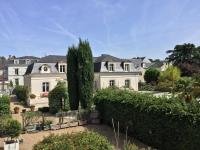Villa Castalie - Maison de maître, grande piscine et jacuzzi, classée 5 étoiles - Chambres d'hôtes Montrichard