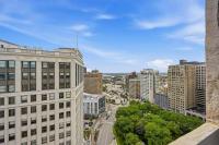 Sunlit 2BR Loft with In-Unit Laundry Downtown Detroit - Bed and Breakfast Detroit