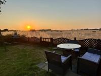 Oxfordshire Country Home with Views, Sauna and EV charger - B&B Shillingford