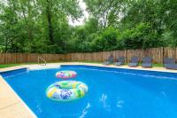 Pool Fenced Yard & Patio Ventura Vista Retreat - B&B Columbus