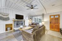 Walk to Slopes & Lake! Modern Log Cabin w/ Hot Tub - Bed and Breakfast Big Bear Lake