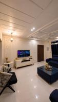 Luxury 2BR apartment self check-in families & friendly - Chambres d'hôtes Faisalabad