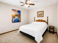 Kaw Drive Guest House - B&B Olathe