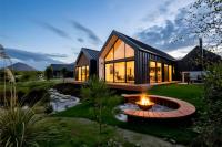 Luxury 5BRM Ski Chalet Waterfront 24Hr Preapproval Guaranteed Available - Bed and Breakfast Queenstown