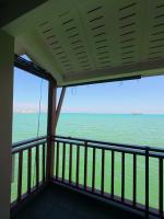 Seaview Water Chalet Lxpd - Bed and Breakfast Port Dickson