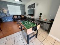 Newly Listed Family Friendly Fontana House - Bed and Breakfast Fontana