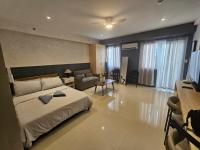 Stylish Condo with Balcony behind SM City Iloilo - B&B Iloilo