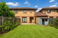 Wavendon House I Sleeps 6 I Driveway Parking I Work Desk I Fast Wifi I Smart TVs I Self-Check-In I By Yoko Property - Chambres d'hôtes Milton Keynes