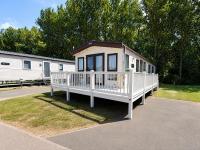 Lovely Caravan With Full Decking At Broadland Sands In Suffolk Ref 20059Sv - Chambres d'hôtes Hopton