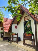 Comfortable Bungalow in Kutina with Private Garden - B&B Kutina