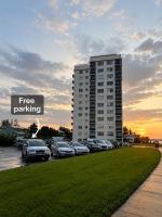 Best View of Reykjavik and Northern Lights FREE Parking - B&B Reykjavík