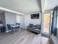 Beautiful Chalet In The Seaside Village Of Scratby, Norfolk Ref 51054S - Chambres d'hôtes Great Yarmouth