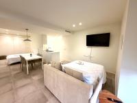 Convenient Valencia Studio Near Nou Mestalla & Metro - B&B Valencia