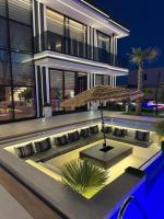 Azura Villa with Pool Sauna Jacuzzi - Bed and Breakfast Rrushkull