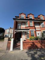 Modern & Spacious Townhouse | 6-Bedrooms | 6 Bathrooms - B&B Holyhead