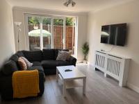 Family home for 6 people - fast wifi and free parking - Ferienwohnung Luton