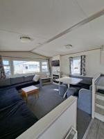 Stylish 7 berth caravan at Ty Mawr Holiday Park, North Wales ref 86003V - Chambres d'hôtes Kinmel Bay