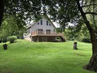 Charming Farmhouse Near Orchards & Wineries - B&B Watervliet