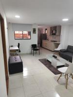 Zona rosa 70 luminoso depa 2hbt,2bñ y sala y coc grande wf rpd - B&B Medellín