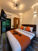 One-Bedroom Apartment with Balcony