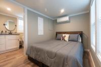 Owl Nest River Luxury Tiny Home on River - B&B Bryson City
