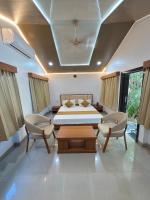 Queen Room with Pool View