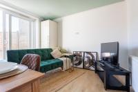 Perfect Booking 4 Bed Home with Parking for 2 Cars - B&B Longwell Green