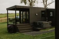 Romantic Glamping Pod for 2 with Private Hot Tub Ballycastle North Coast Retreat Pod 3 - B&B Ballyvoy