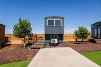 modern home with private hot tub - Ferienwohnung Apple Valley