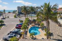 Enjoy Sunny Days by the Pool and Beautiful Sunset Beach Walks at Coconut Villa's Suite 10! - Ferienwohnung St. Pete Beach