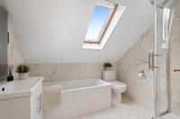 2 Bedroom Stylish Apartment in London - B&B Forstal