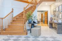 8BR Luxury Retreat with Hot Tub, Games, & Fire Pit - B&B Jewett